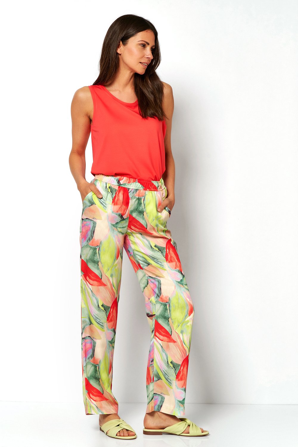 Summer pants with a tropic print | Style »Summer« multicolour green
