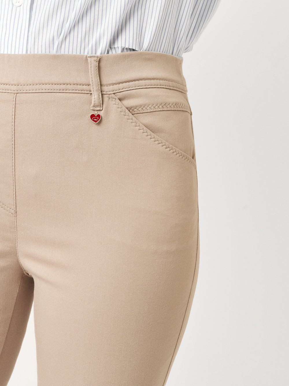 Hose Alice beige Detailansicht Hose Alice beige Detailansicht