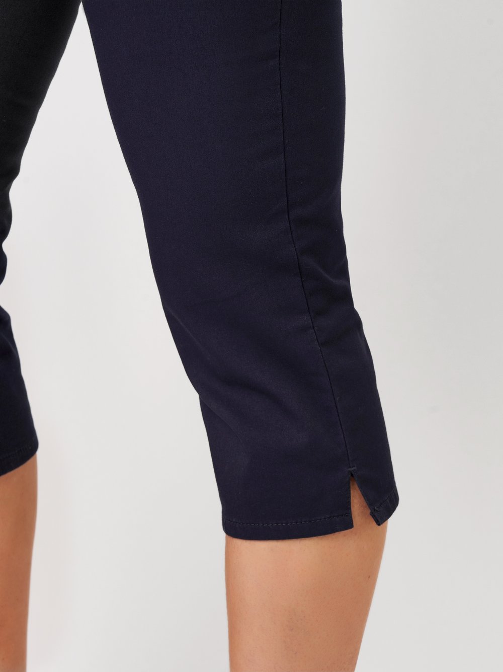 Damenhose Meine beste Freundin Capri in dark blue, Sommerliche Capri-Hose, Detailansicht