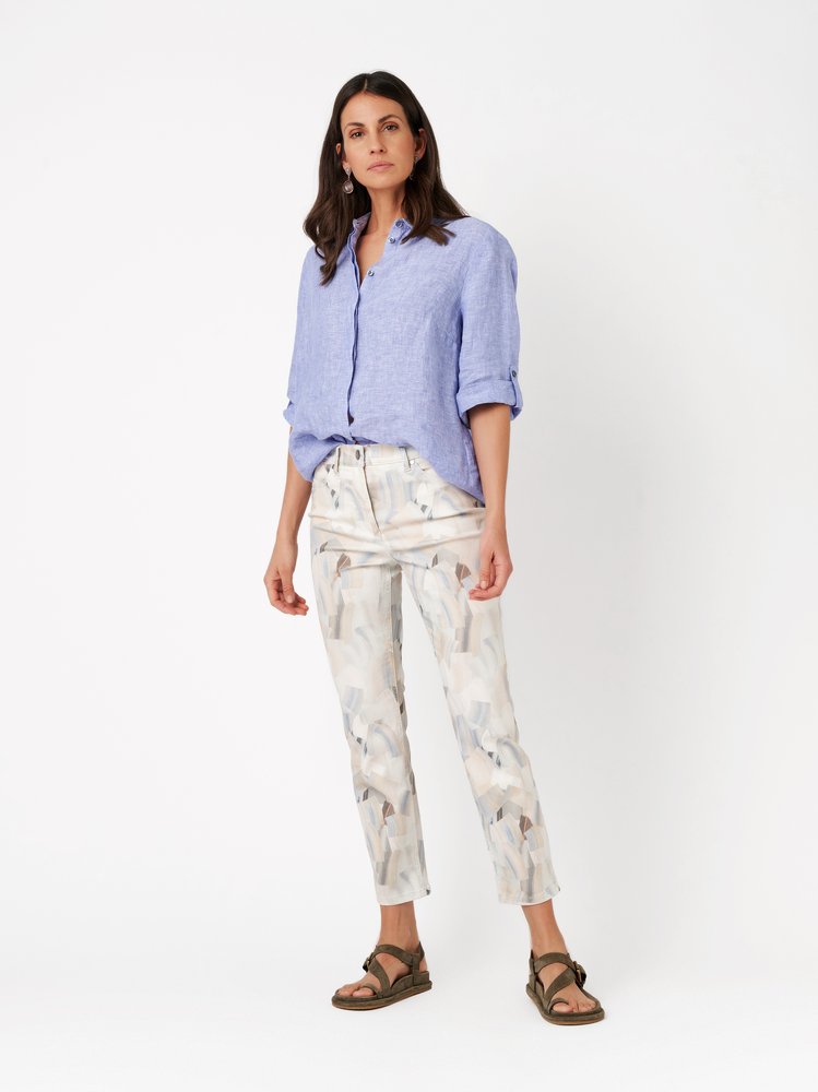 Damenjeans Be Loved 7/8 in multicolour, 7/8-Jeans mit abstraktem Print, Outfitansicht am Model