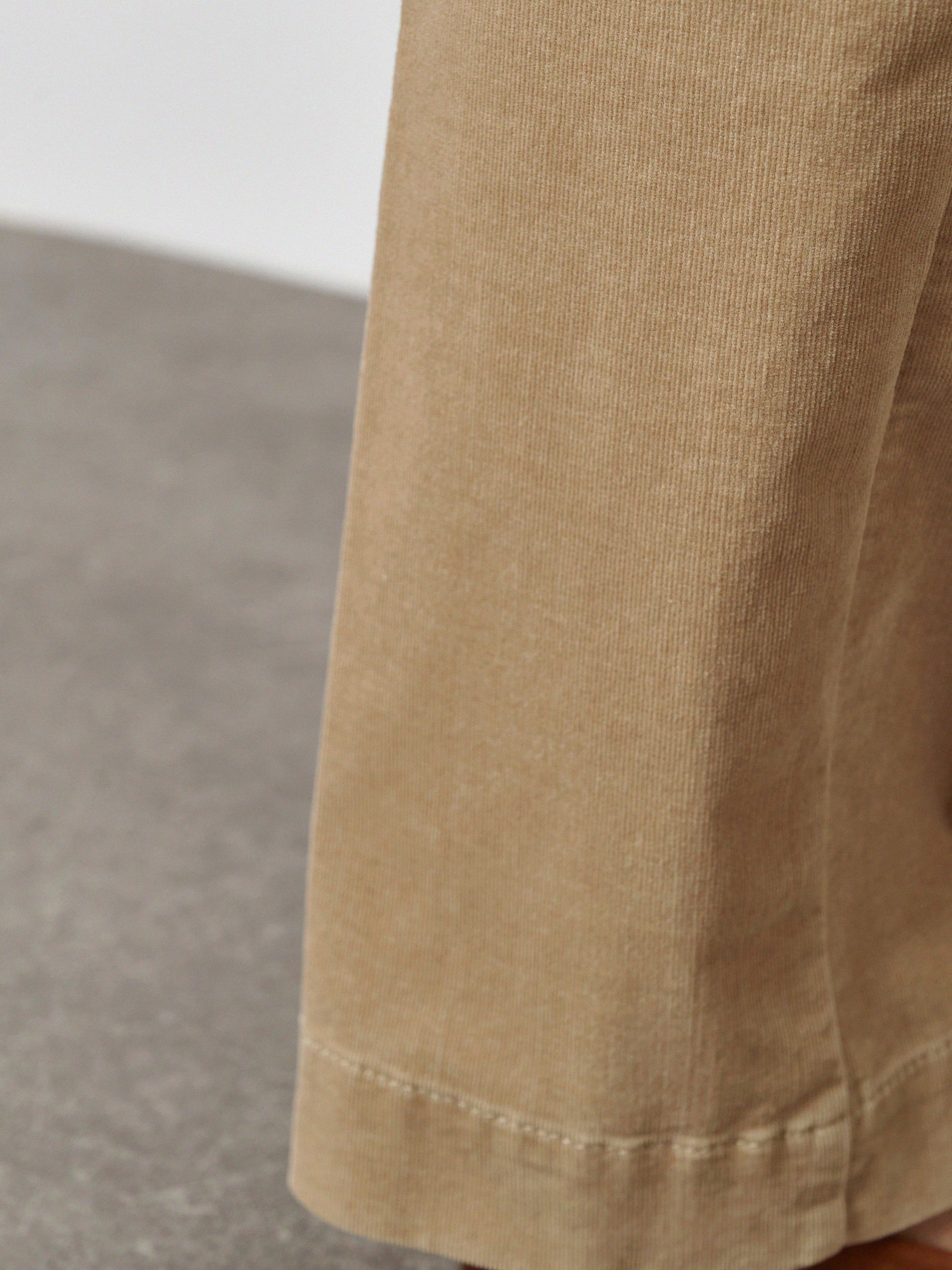 Womens trousers Jenny Wide in Sand, wide-leg corduroy trousers, second detail view