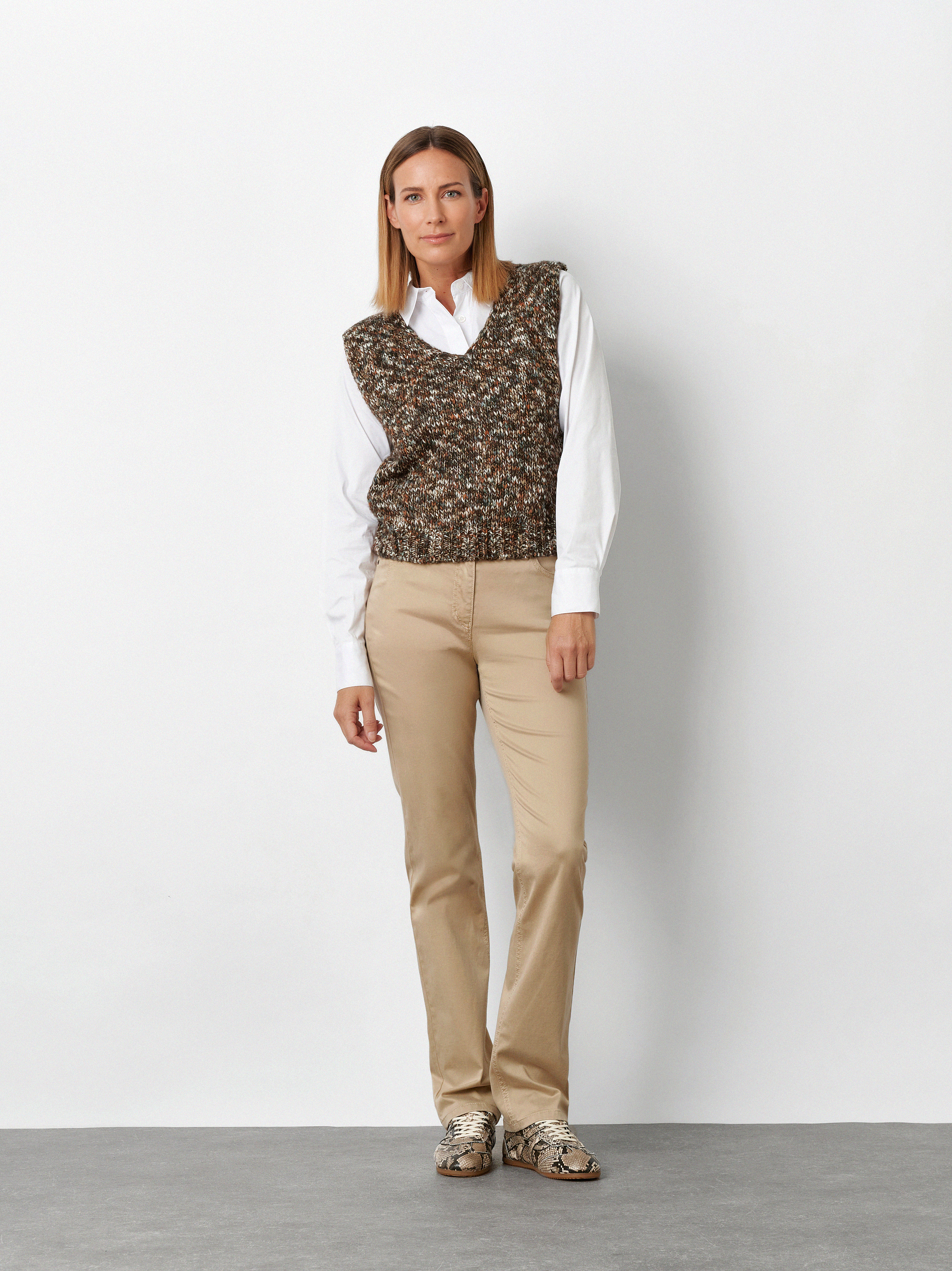 Womens trousers Be Loved in Sand, high-waist cotton satin trousers, outfit view worn by model