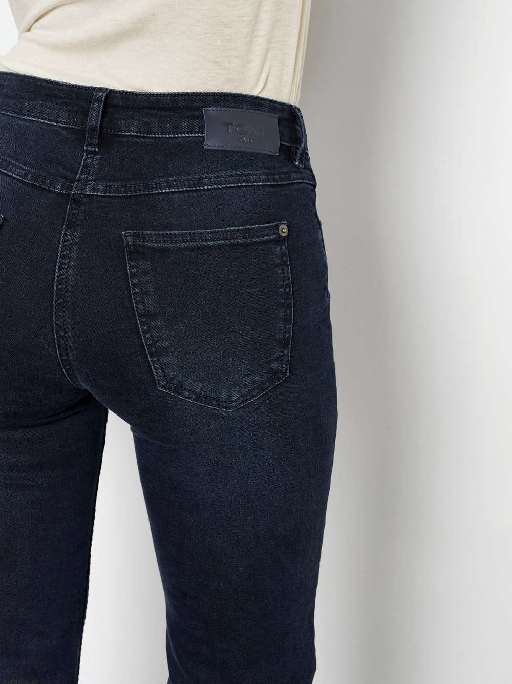 Damenjeans Perfect Shape in Dark Blue, regular-Fit Jeans mit Shapingeffekt, zweite Detailansicht