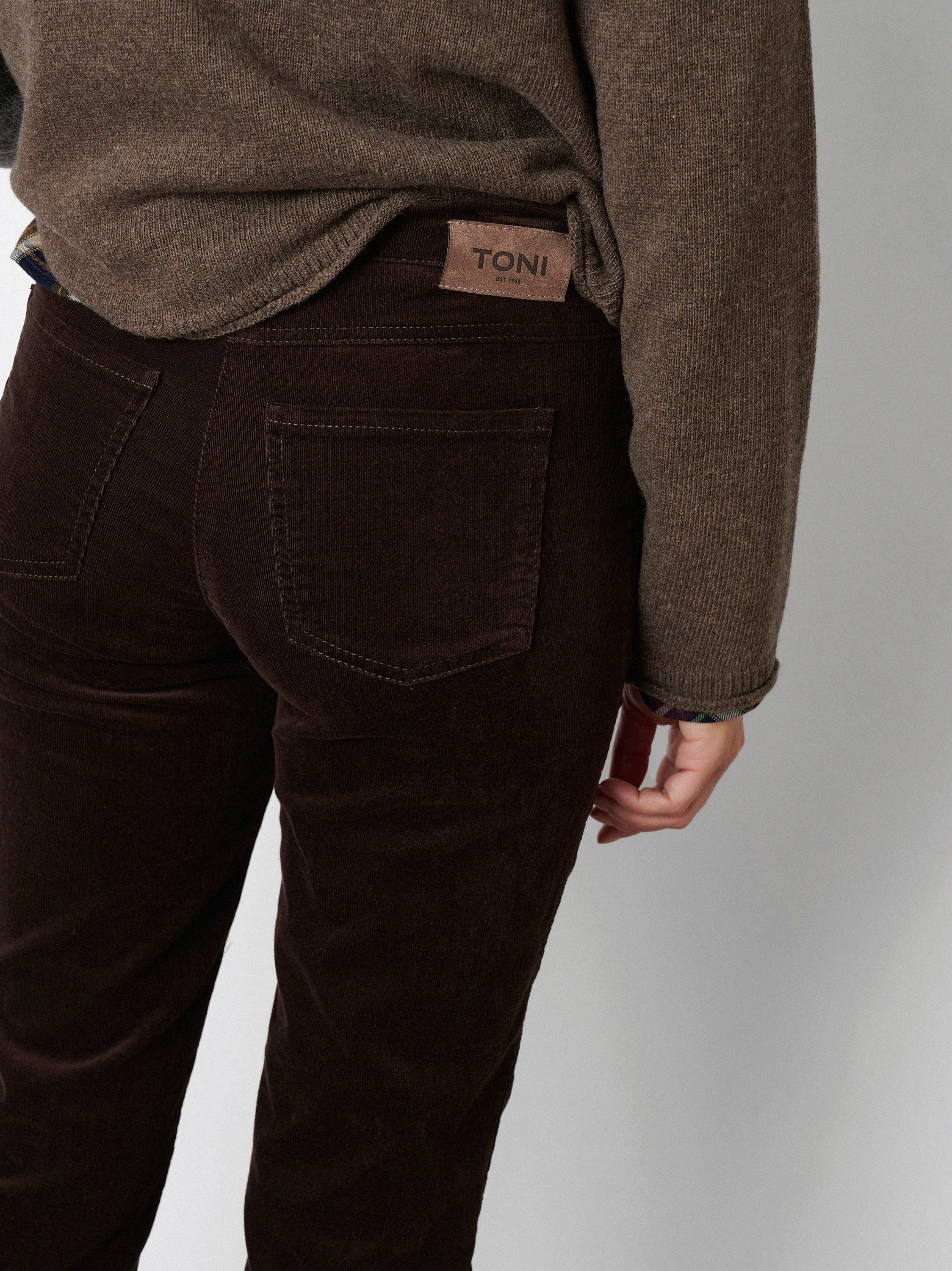 Damenhose Be Loved in Dunkelbraun, Cordhose mit hohem Bund, Detailansicht