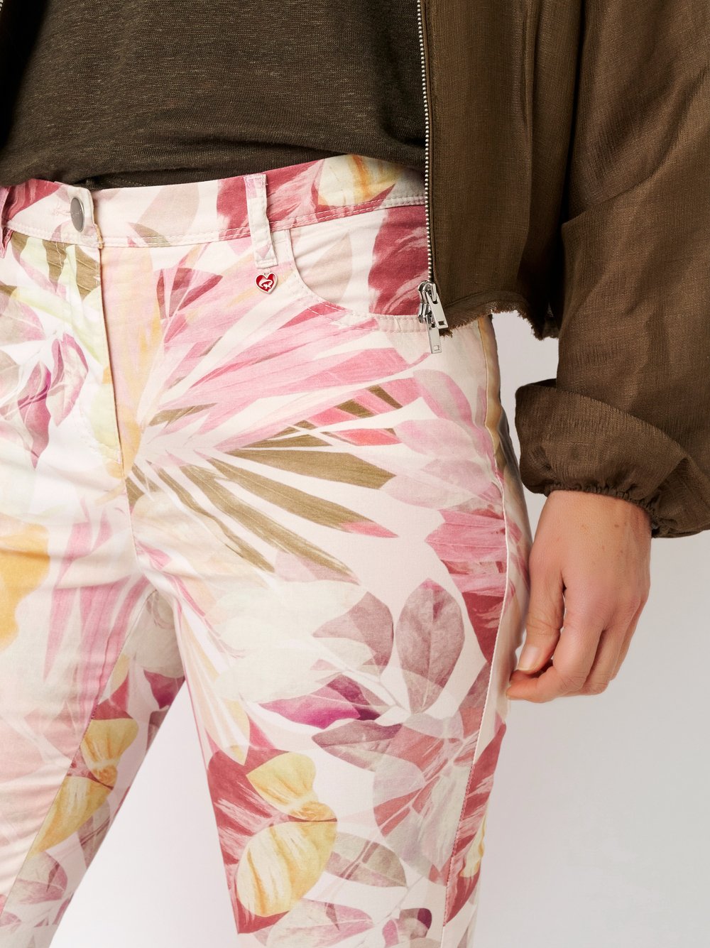 Damenhose Meine beste Freundin 7/8 in multicolour rose, 7/8-Hose mit Flowerprint, Detailansicht