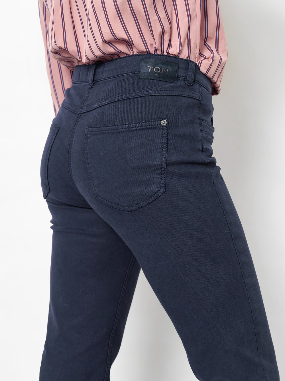 Damenhose Perfect Shape in Dark Blue, Softe Twillhose mit perfekter Passform, Detailansicht