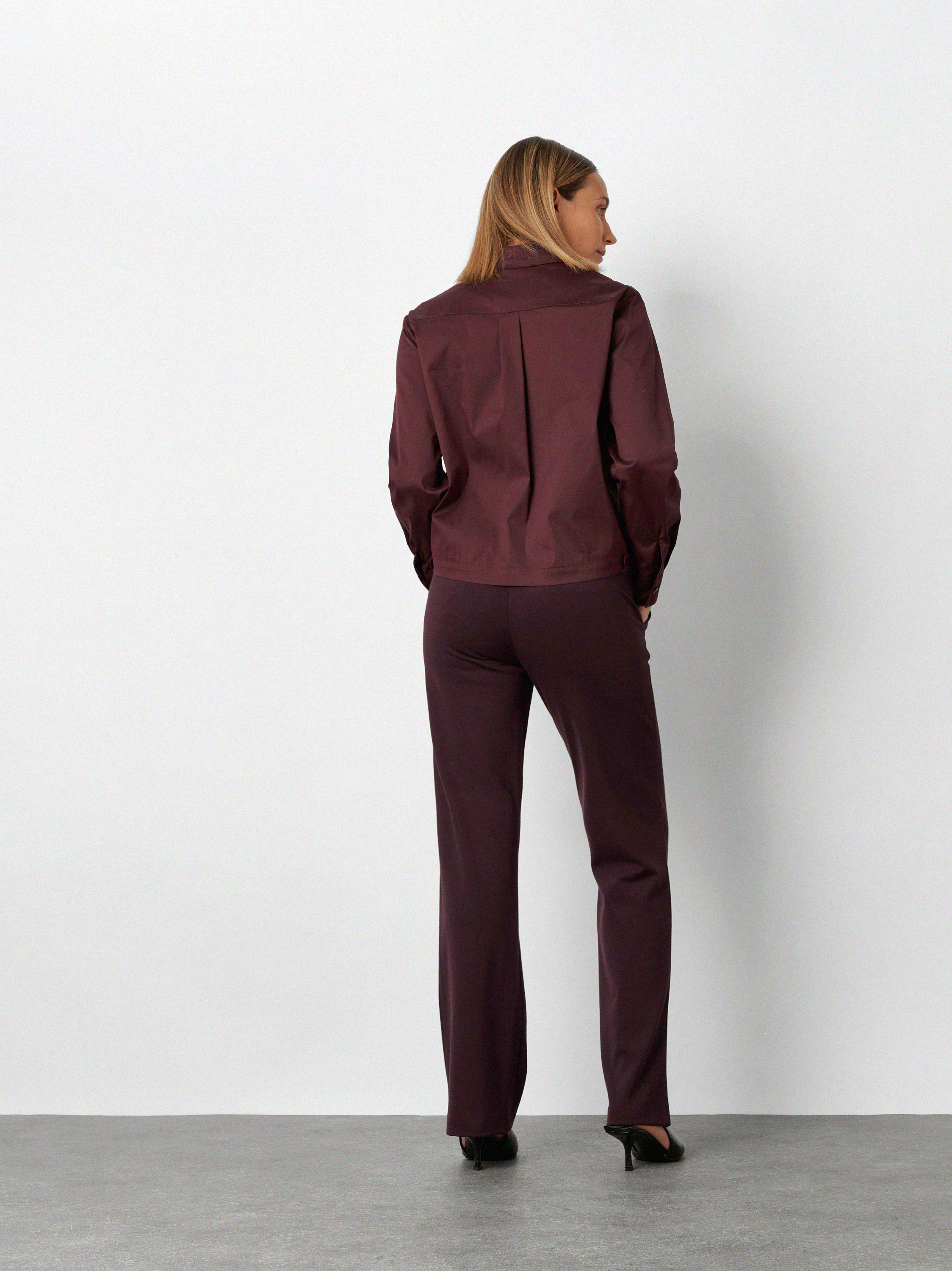Womens trousers Jenny Wide in Bordeaux, wide-leg jersey trousers, back view worn by model