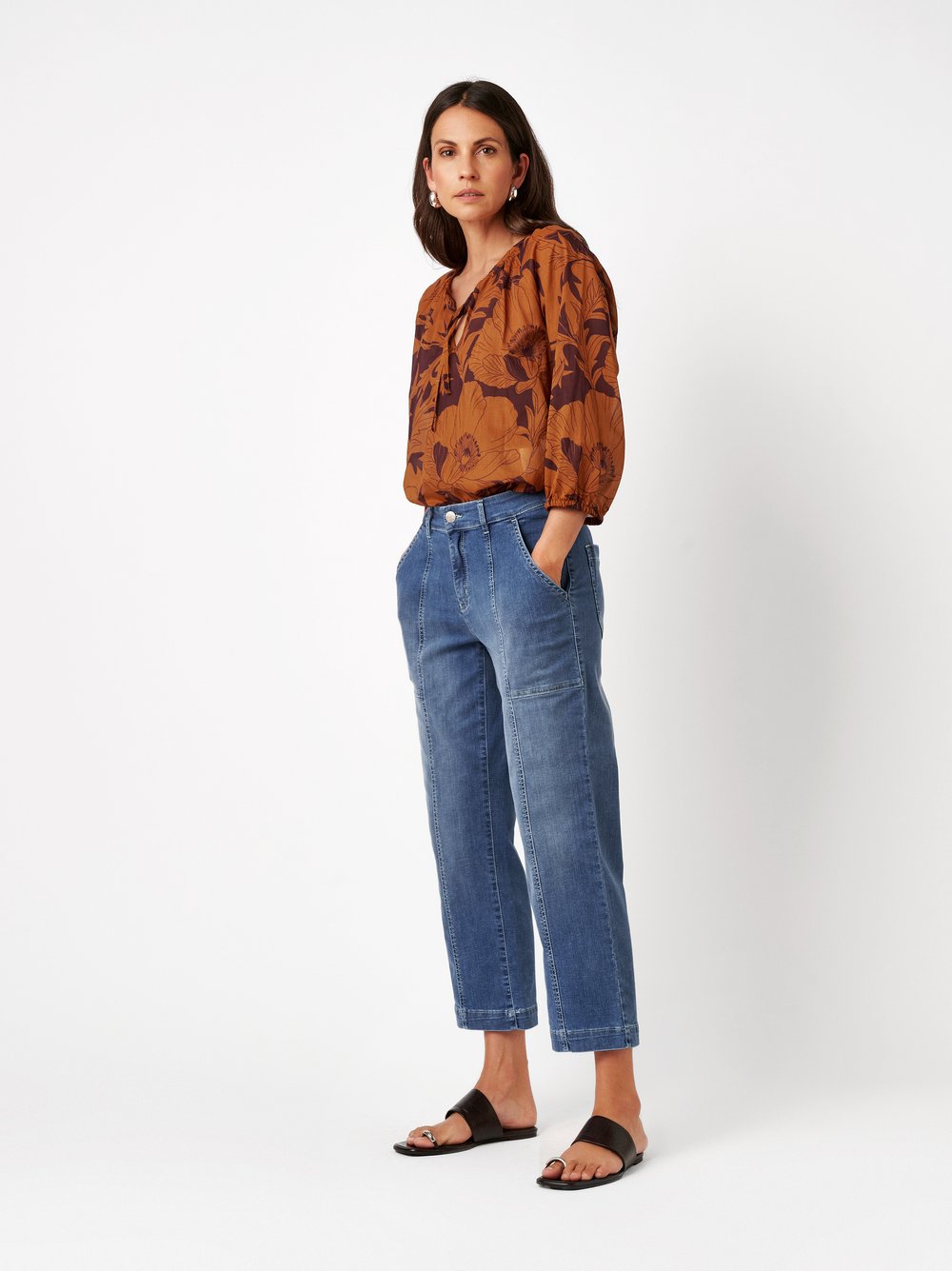Womens blouse Conni in multicolour, blouse with a bold floral print, outfit view worn by model