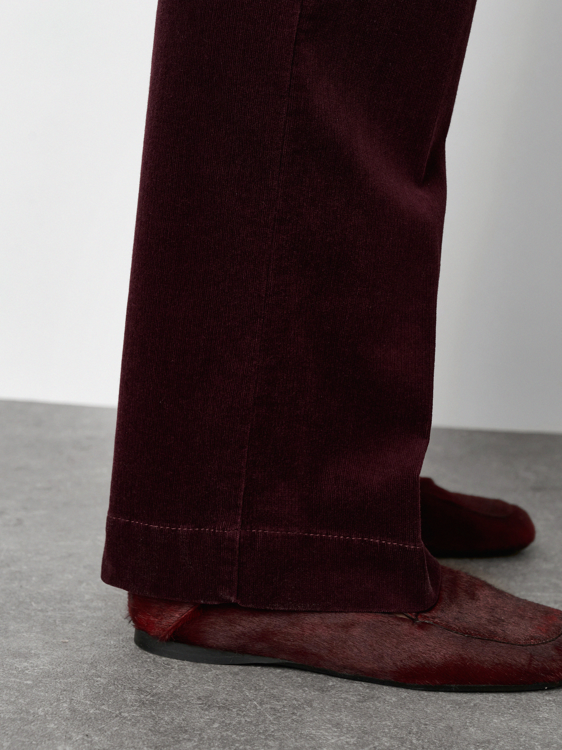 Womens trousers Jenny Wide in Berry, wide-leg corduroy trousers, second detail view