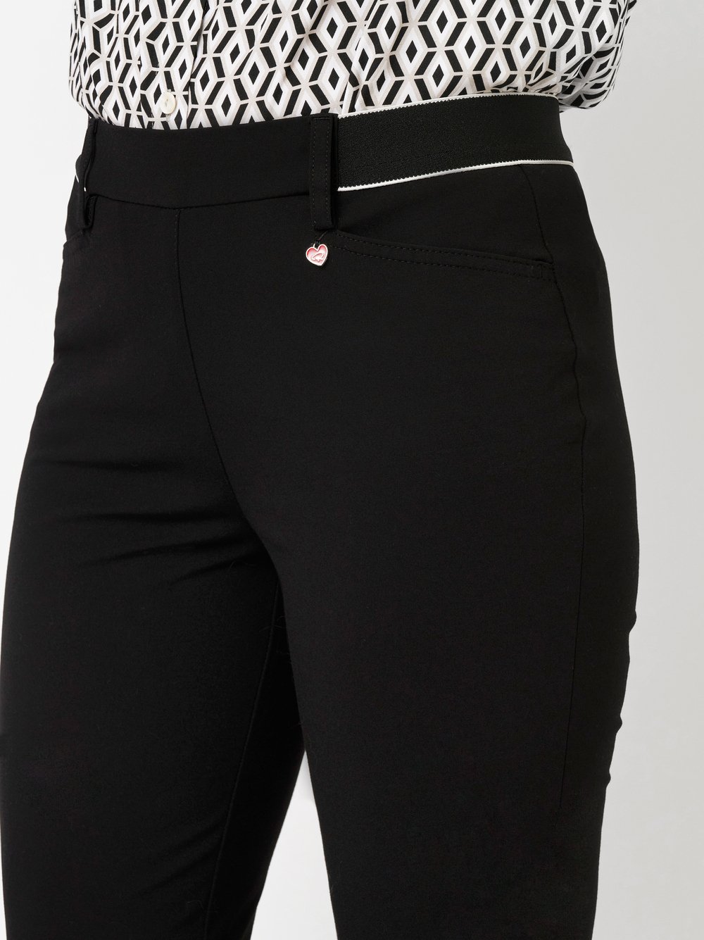 Trousers Alice black detail view Trousers Alice black detail view